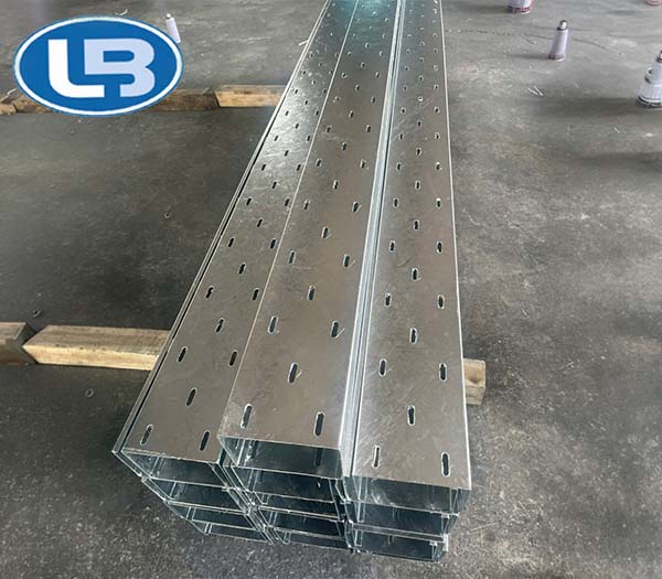 Hot-dip galvanized cable trays & cable ladders