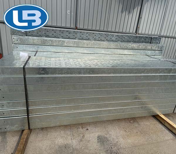 Cable trays & cable ladders